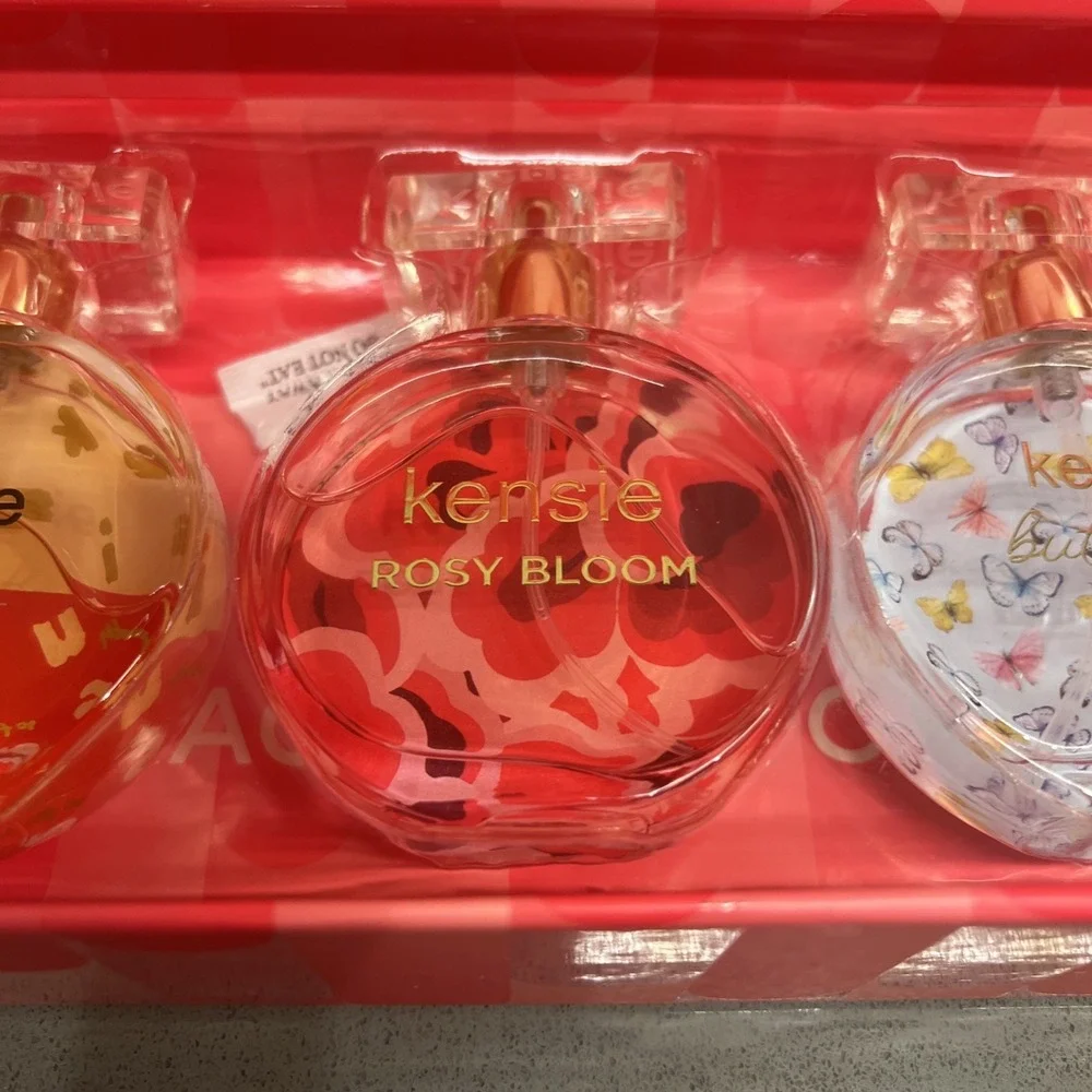NEW Kensie by Kensie, 4 Piece Variety Fine Fragrance Coffret for Women
